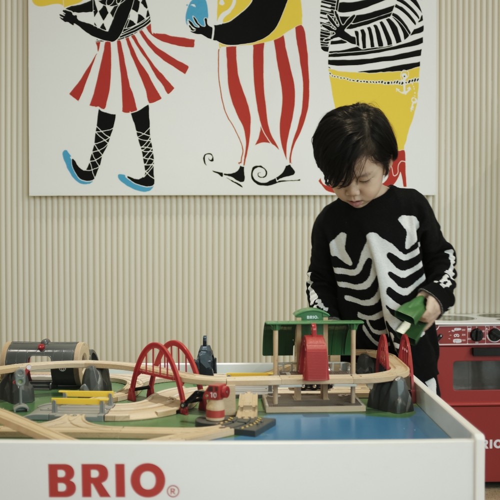 기차놀이 레일웨이 + 클래식 플레이 테이블 세트 라이프스타일 이미지 3