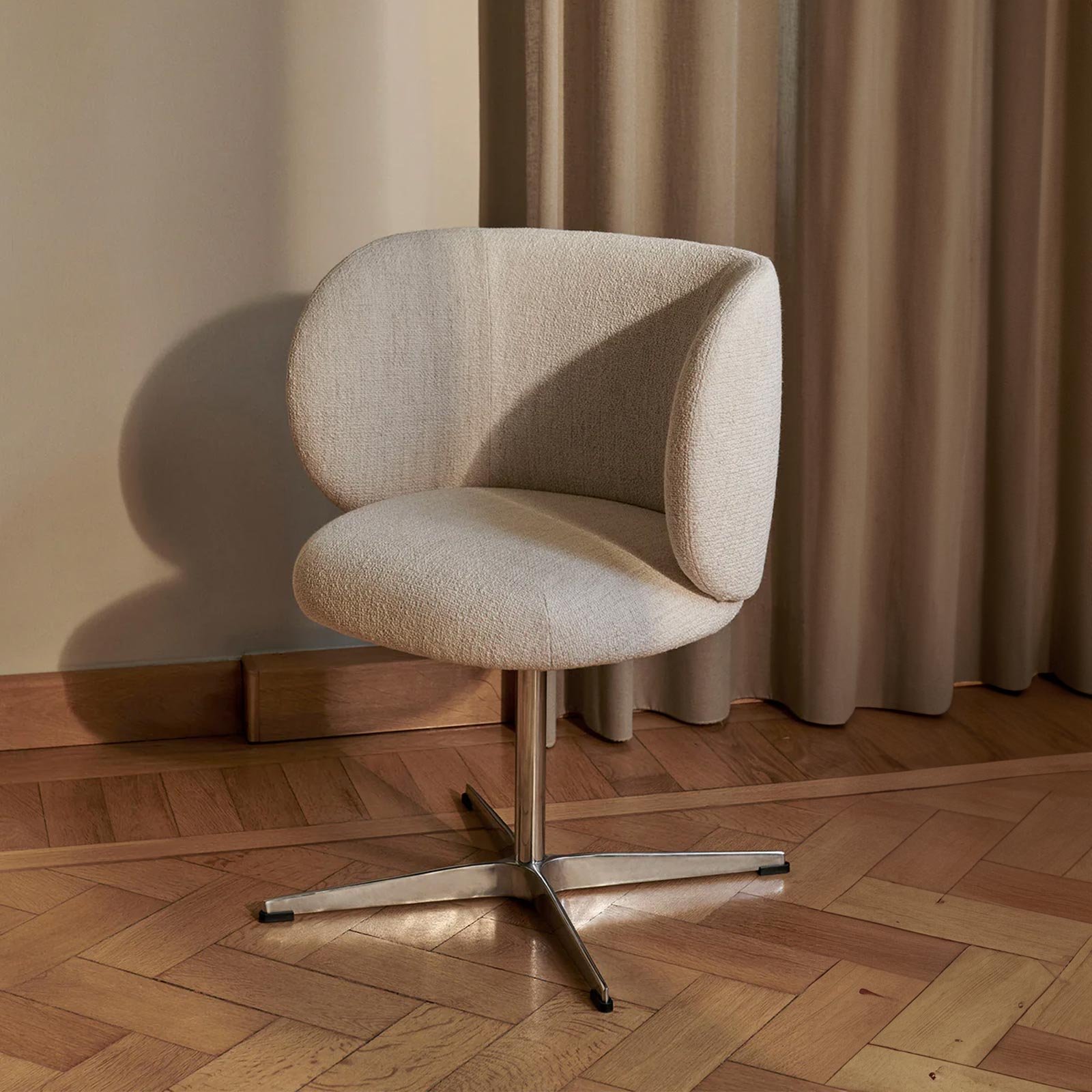 펌리빙 리코 다이닝 체어 스위블 부클 Rico Dining Chair Swivel Bouclé