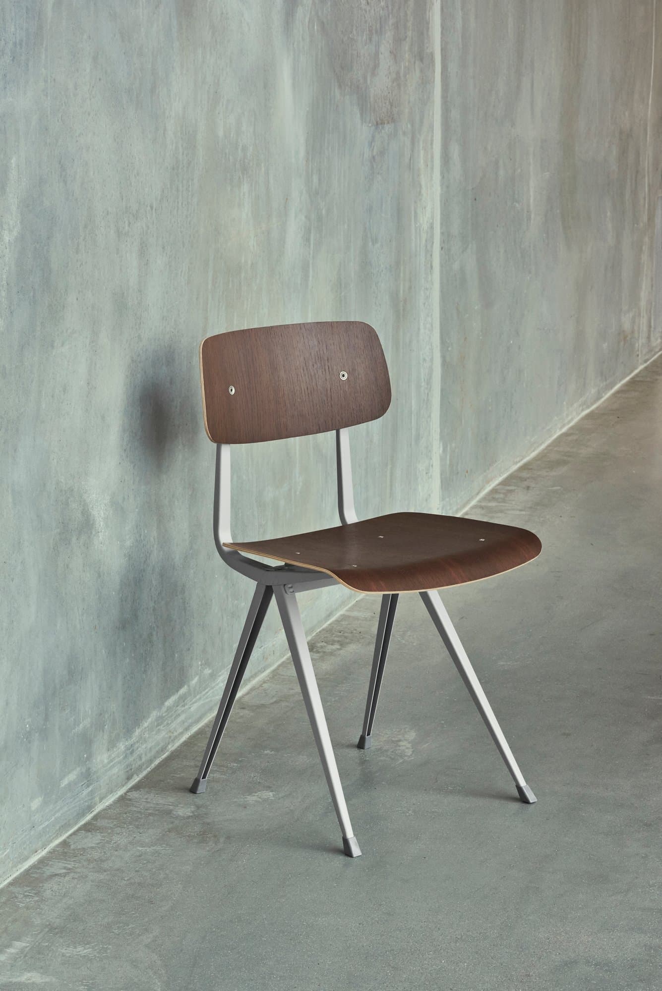 리절트 체어 다크 블루 시트-블랙 VARIANTS Oak Seat-Black 이미지