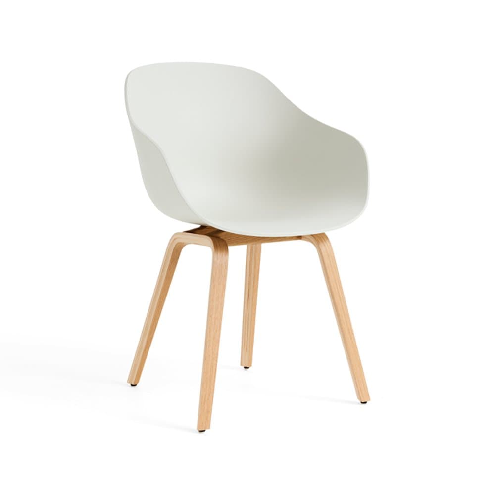 헤이 어바웃 에이 체어 AAC222 Lacquered Oak Base Melange Cream