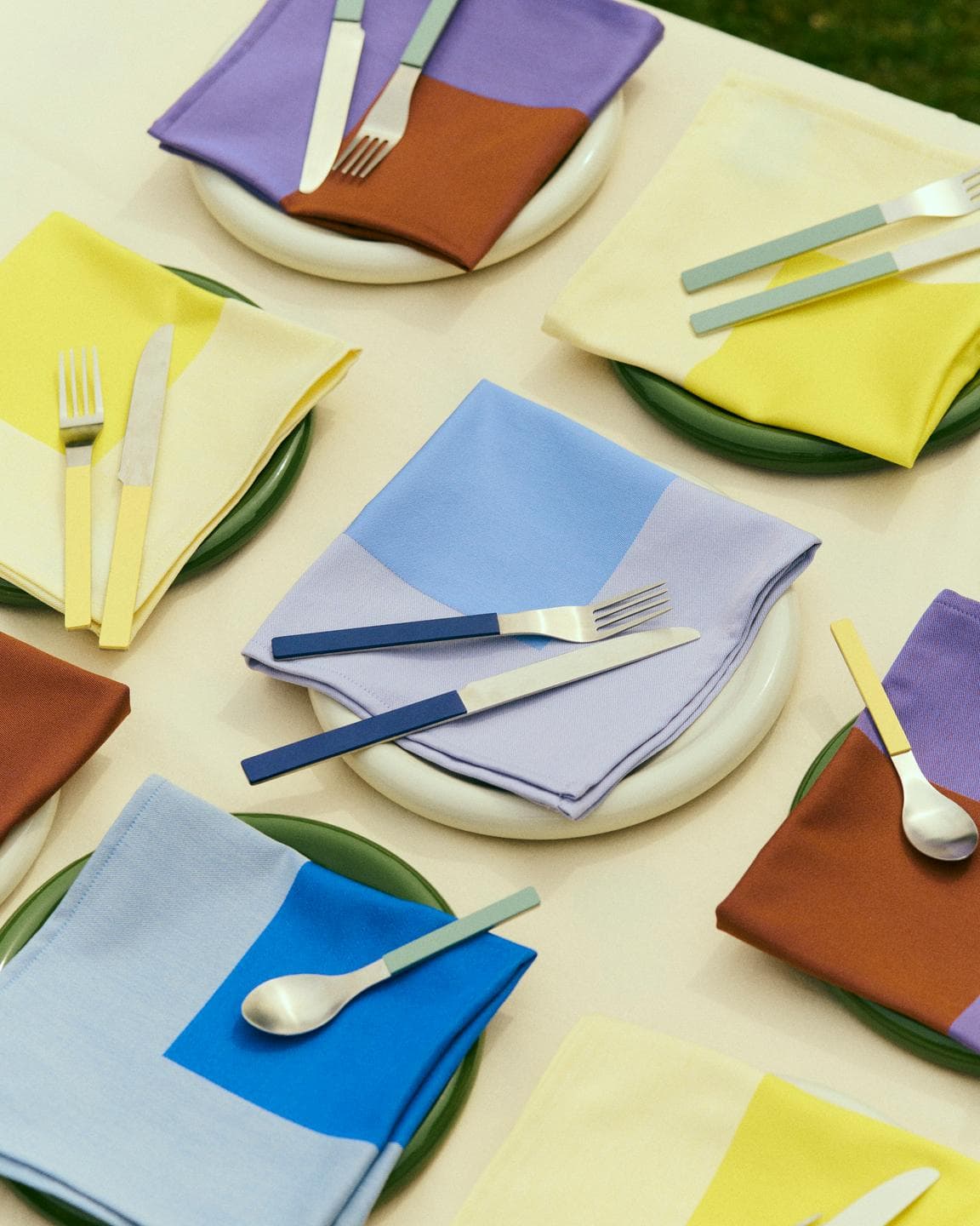 MVS 커트러리 세트 MVS Cutlery(Set of 4) Yellow 라이프스타일 이미지 6