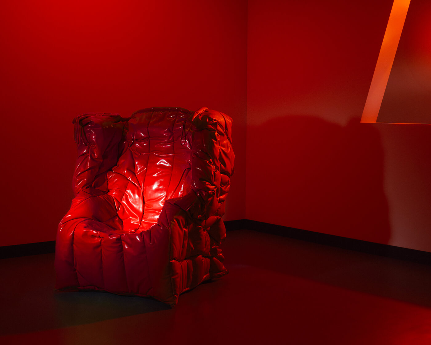 샤도우 Shadow (Red S3870) 라이프스타일 이미지 2