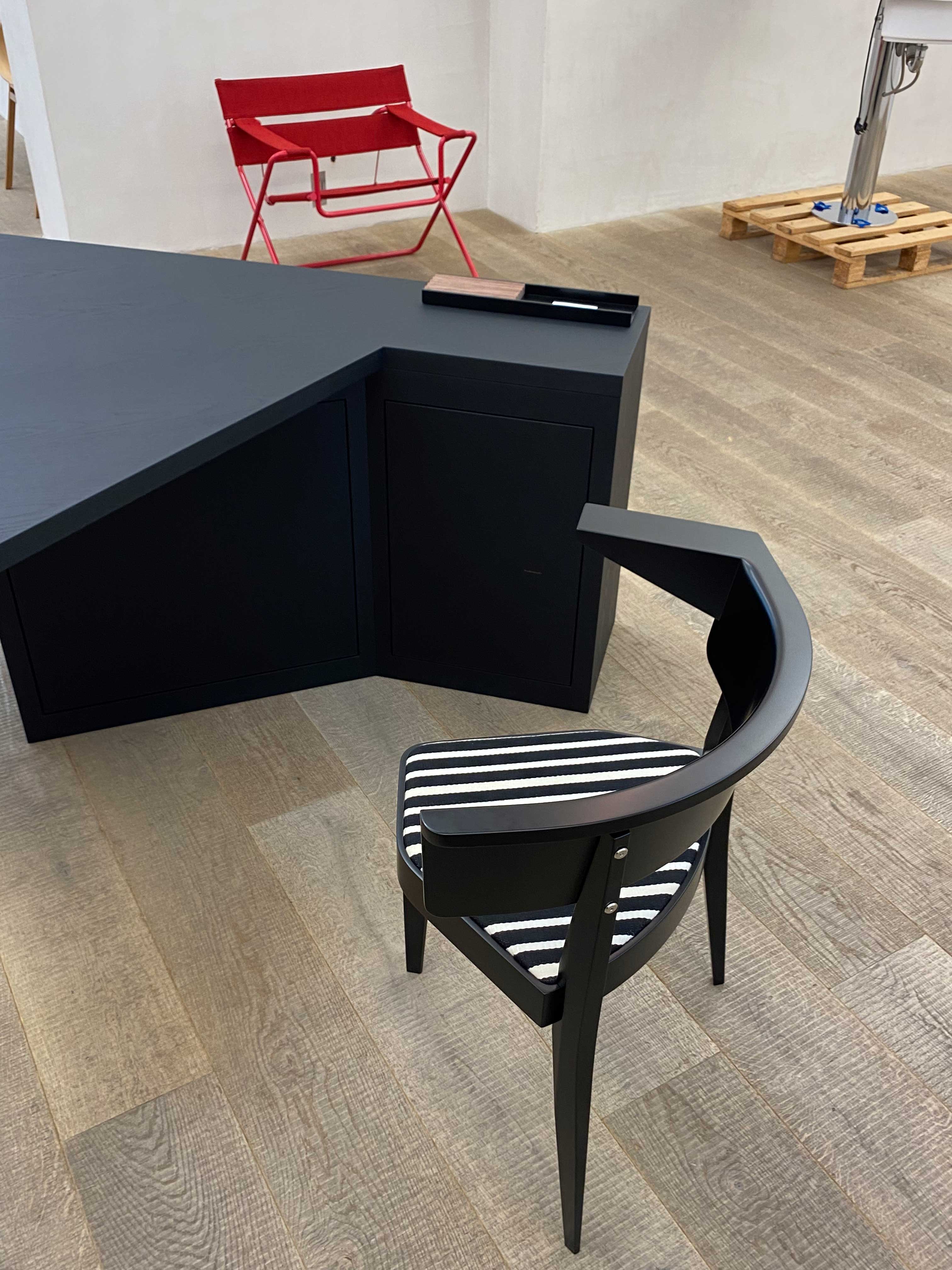 M1-2 Dining Conference Desk Black 라이프스타일 이미지 5