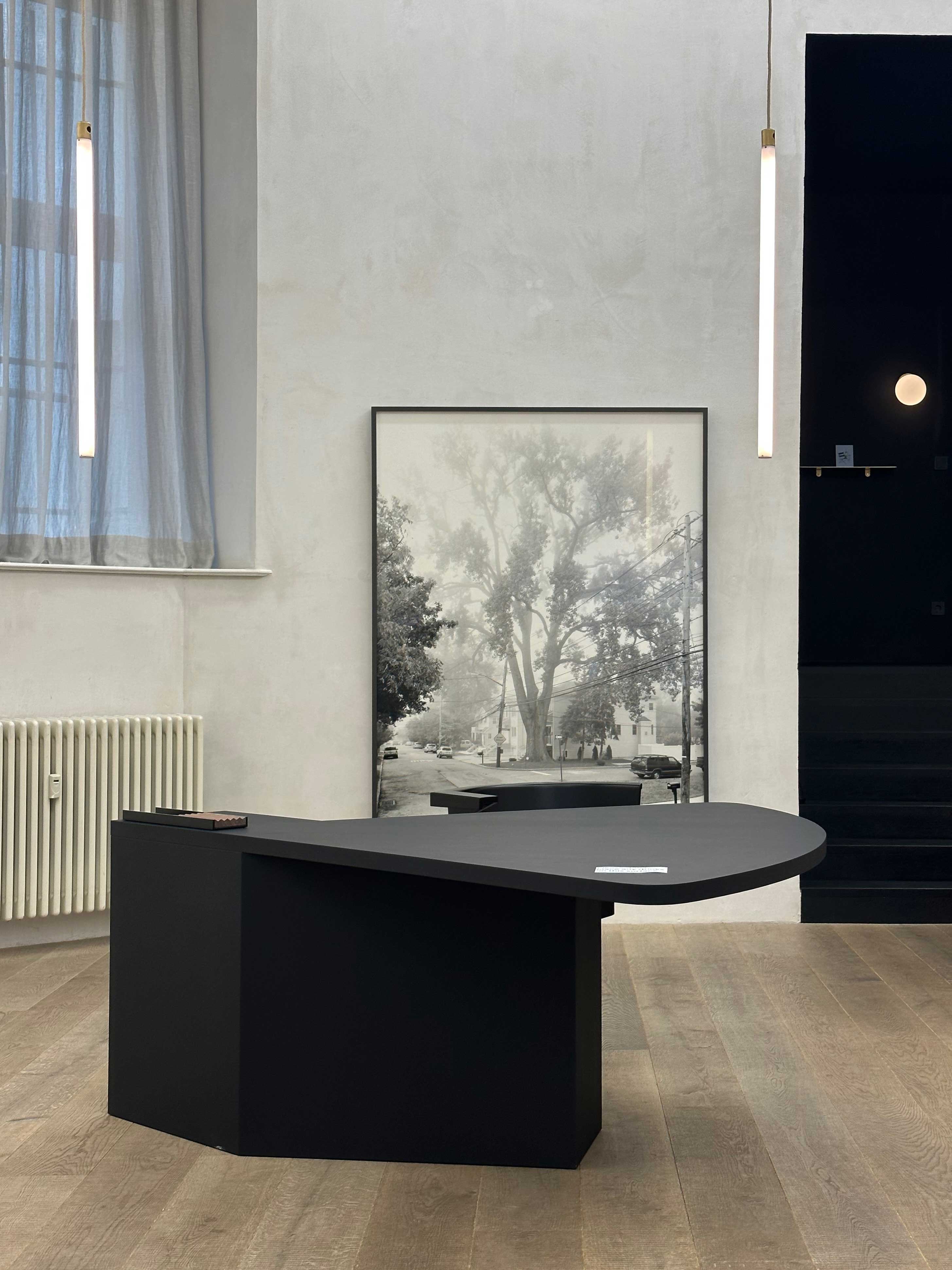 M1-2 Dining Conference Desk Red 라이프스타일 이미지 4